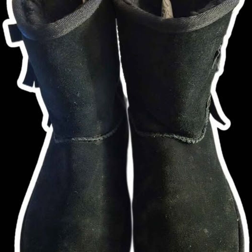 Koolaburra by UGG boots size 4